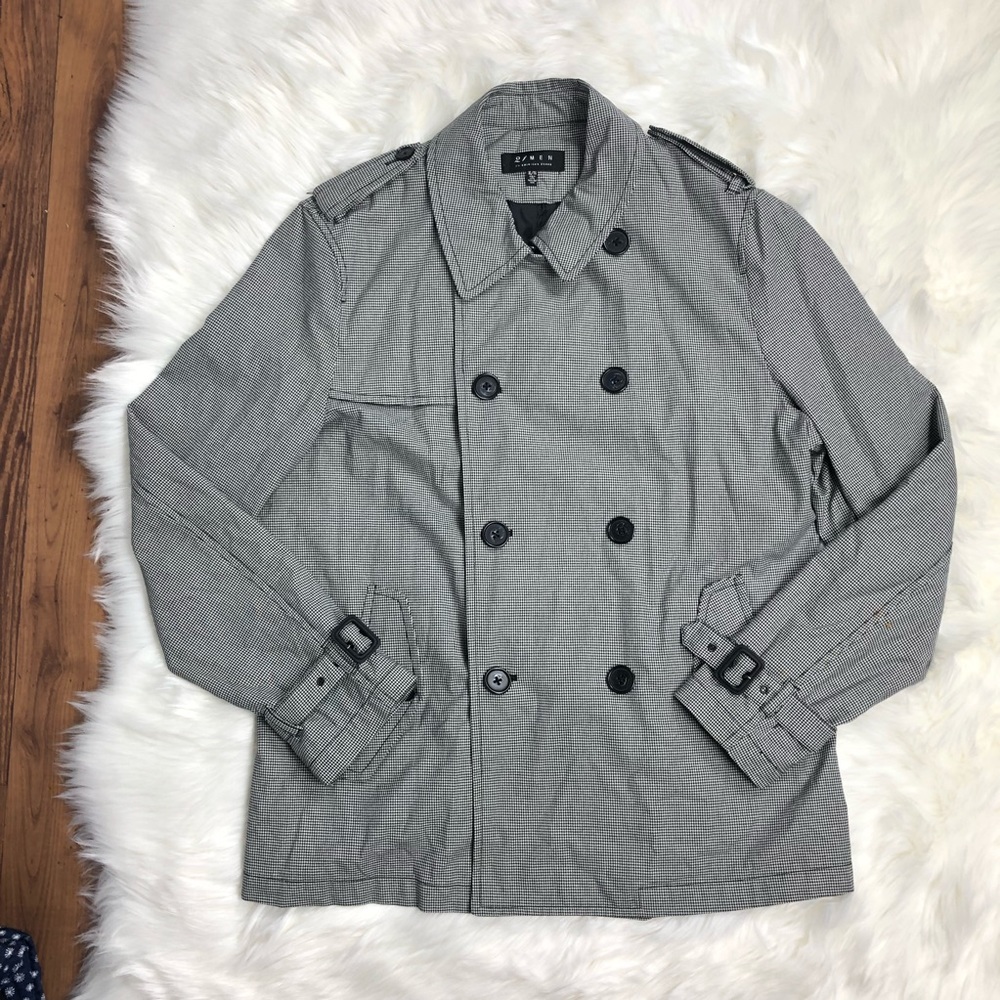 21 men gray jacket
